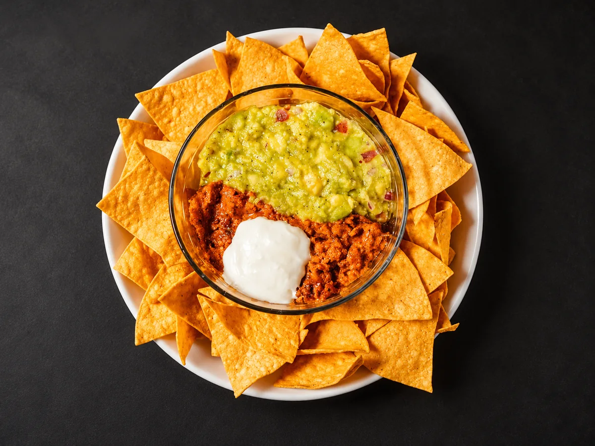 Nachos Downtown com acompanhamentos no centro